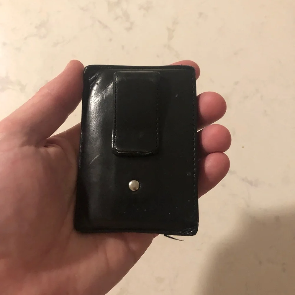 Men’s leather money clip wallet